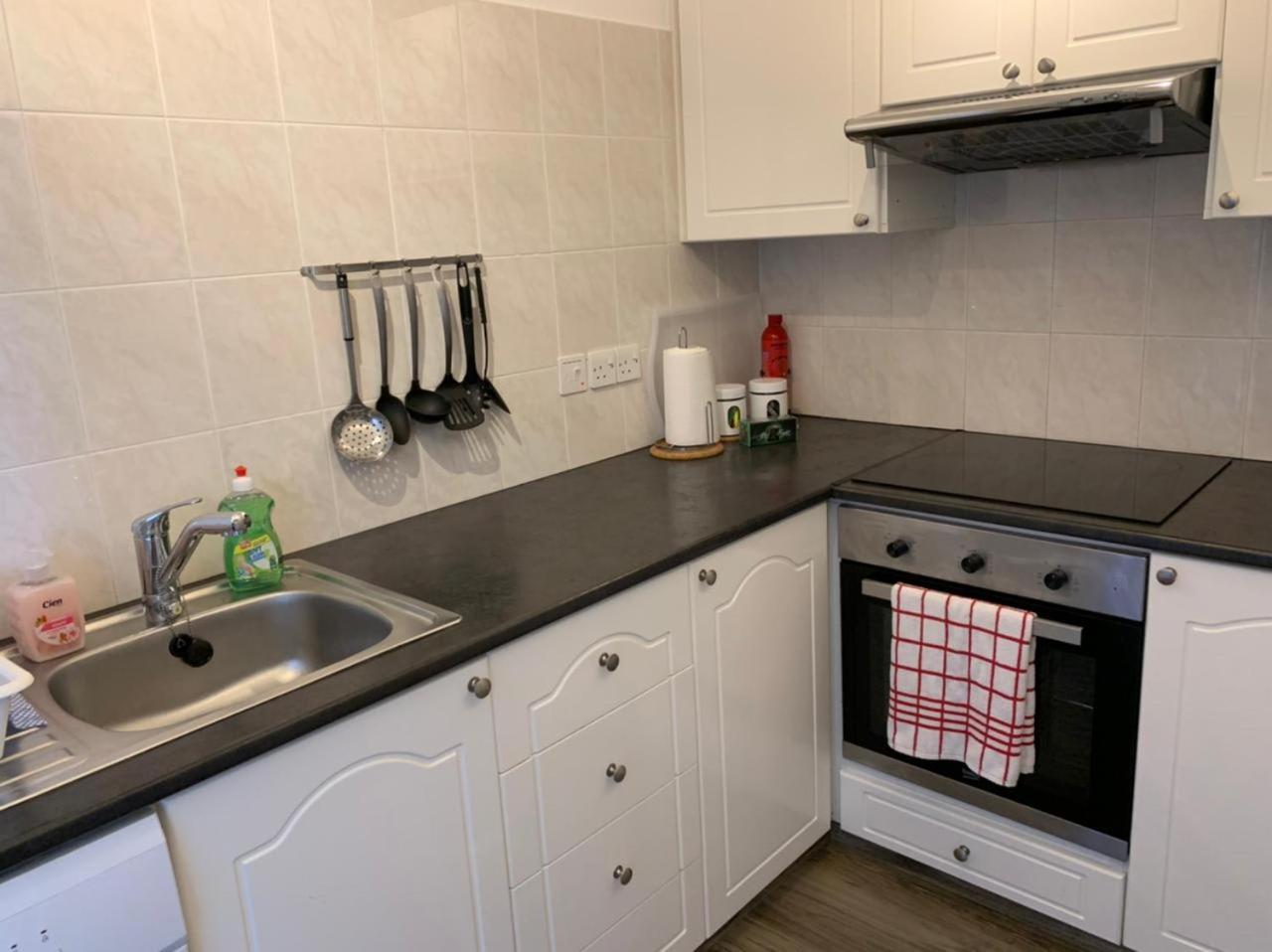 Kings Palace - Modern And Stylish 1 Bedroom Apartment Paphos Extérieur photo