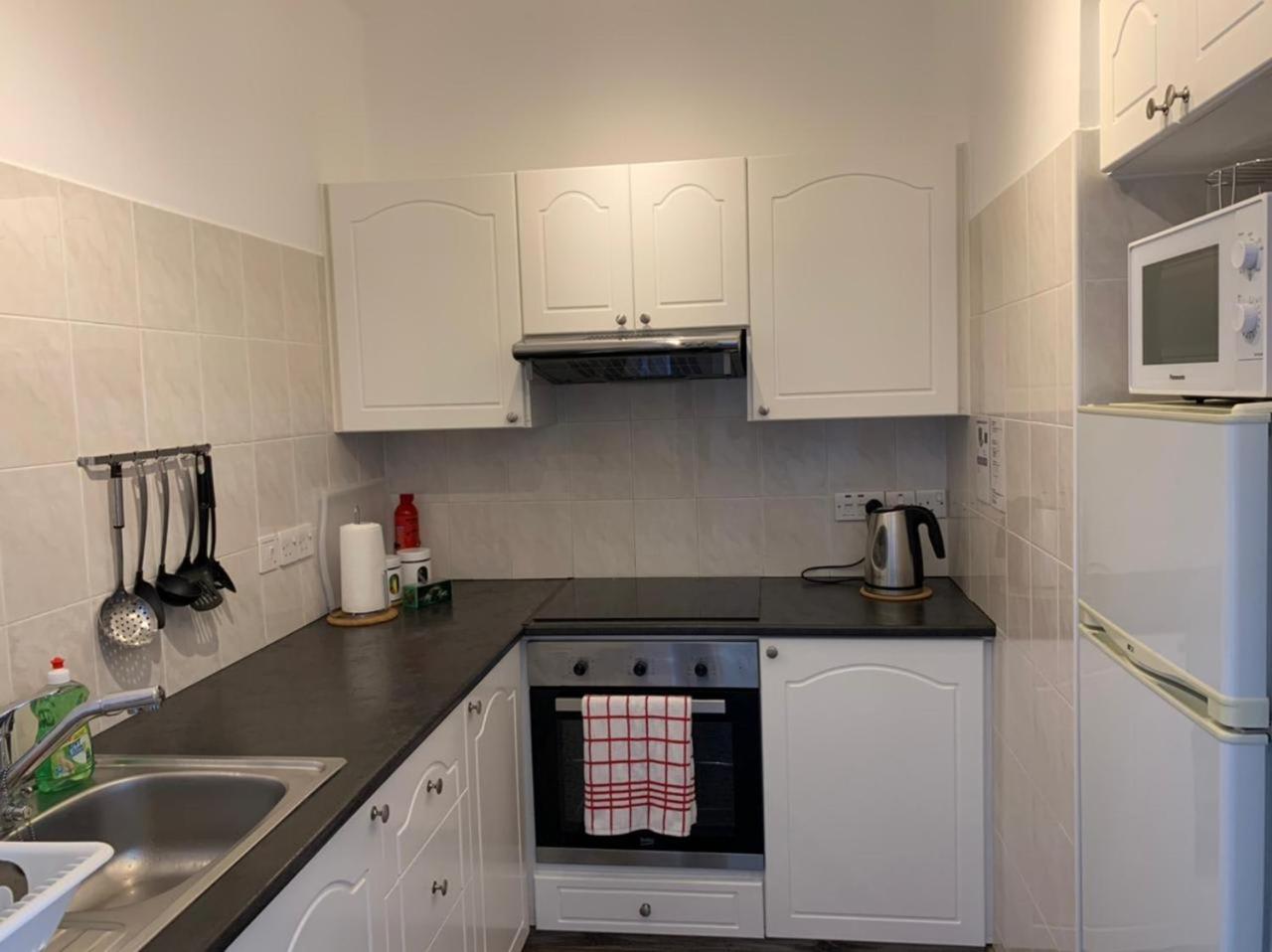 Kings Palace - Modern And Stylish 1 Bedroom Apartment Paphos Extérieur photo